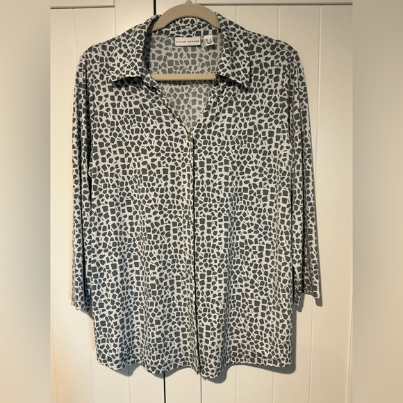 Susan Graver Liquid Knit Button Front Shirt Women L White Gray Print 3/4 Sleeve - Picture 1 of 4